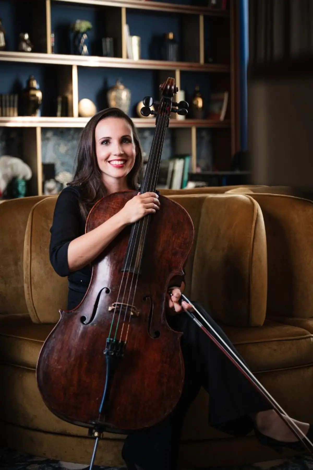 Miski Anett - cselló Miski Anett - cselló