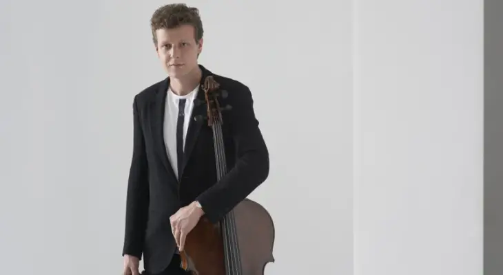 Először elképzelnünk kell a dallamot, aztán megtölteni hangokkal